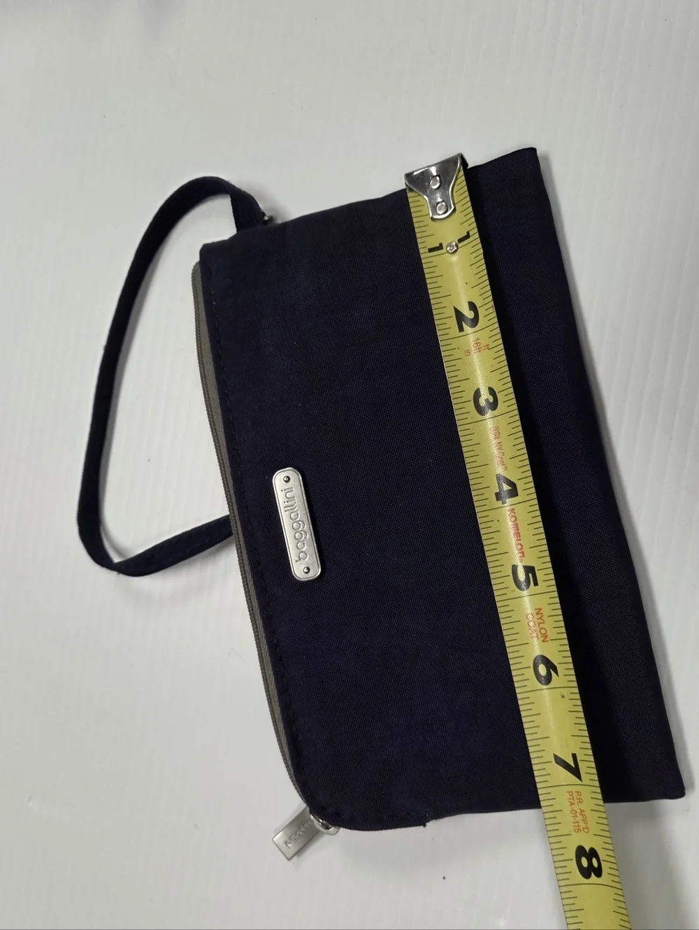 Baggallini RFID Wristlet Wallet On the Go Daily Navy Blue Zip Wallet Clutch